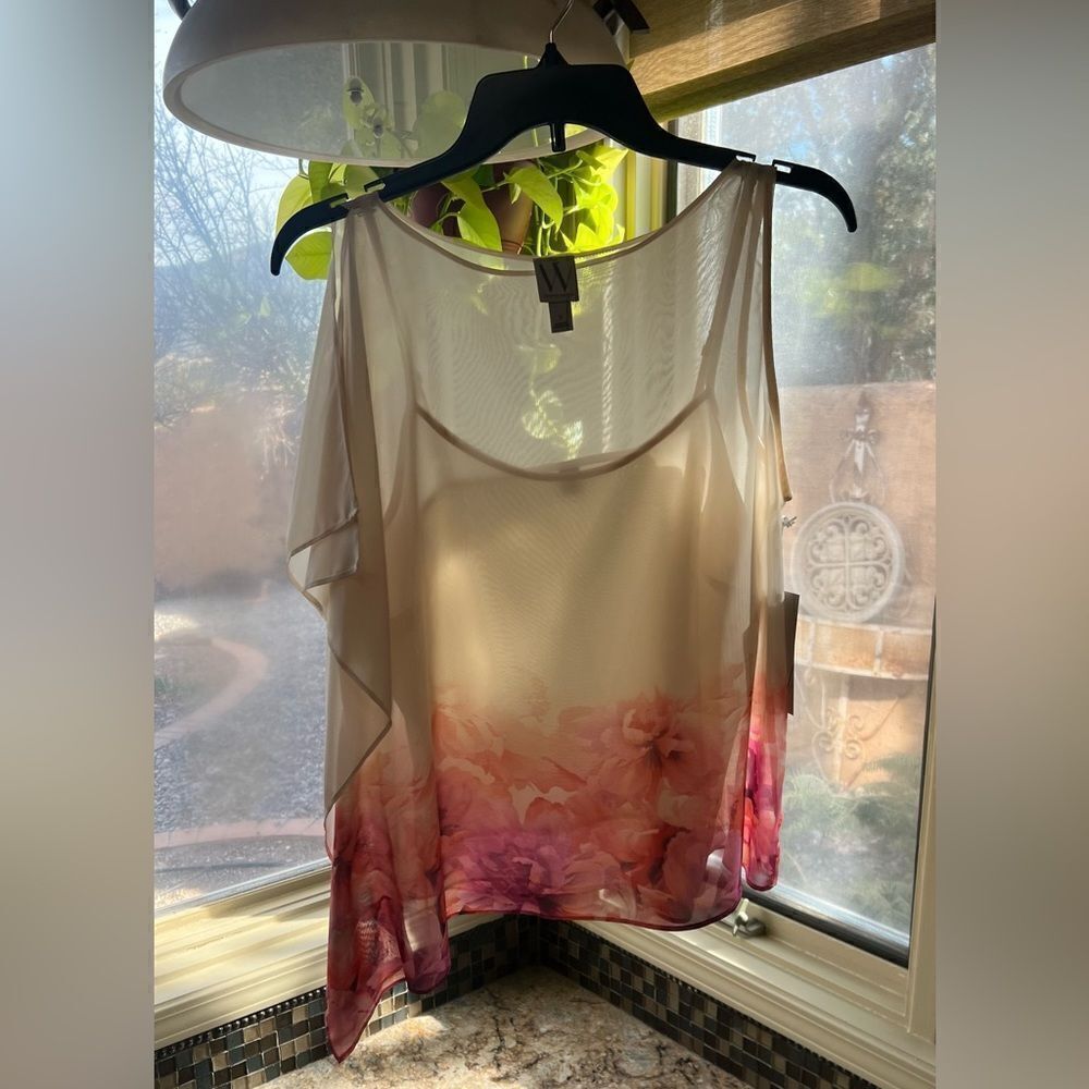 NWT Floral Spring Sheer Top - Picture 4 of 4